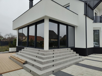 АКС Буд расширяет возможности остекления террас в частном строительстве