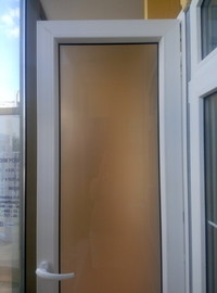 Новый образец двери со скрытой фурнитурой Maco Invisible.