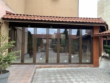 Выполненные работы: двери-гармошка из алюминиевого профиля
