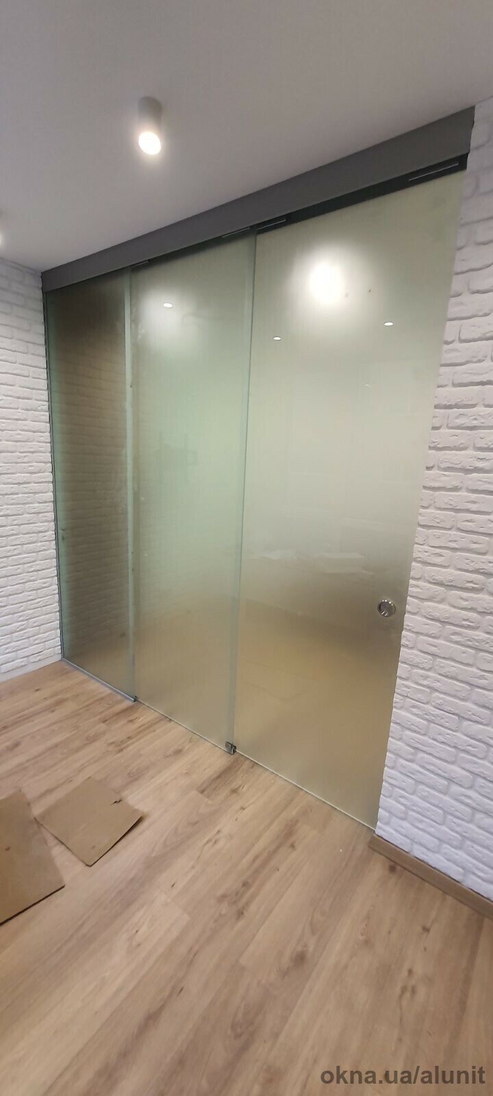 Установлены раздвижные двери в квартире