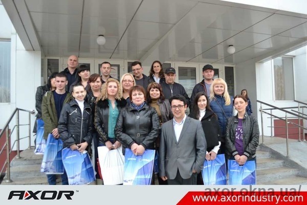 Компанія AXOR INDUSTRY спільно з компанією Глас Трьош провела семінар для співробітників мережі «Окошко»