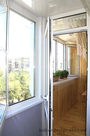 Новая комплексная услуга по ремонту пластиковых дверей – регулировка фурнитуры створки балконной двери с переустановкой стеклопакета