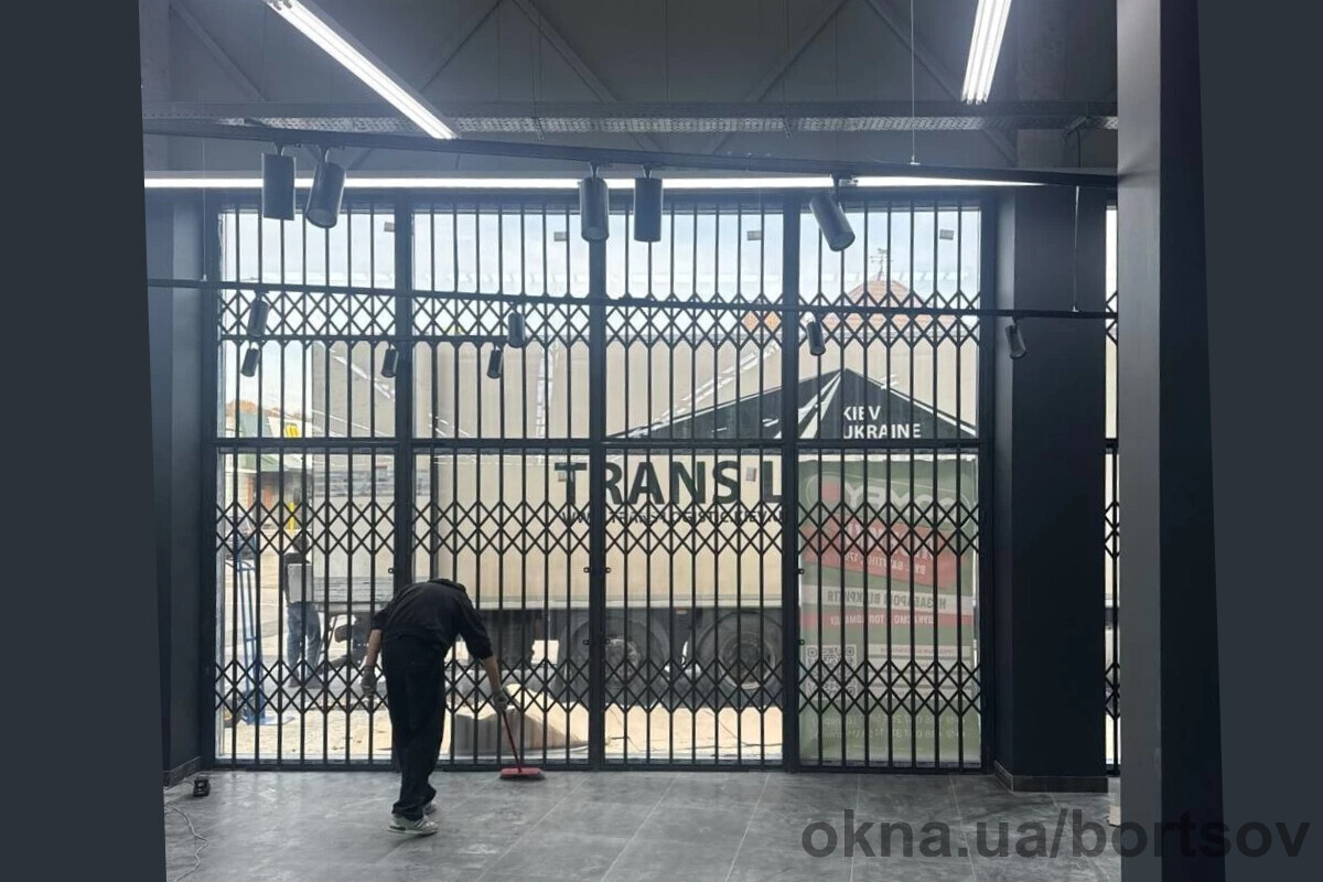 Борцов начал изготовление раздвижных решеток для фасадного остекления