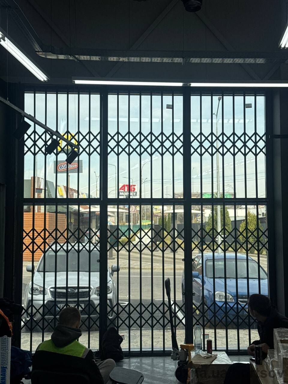 Изготовление раздвижных решеток для фасадного остекления