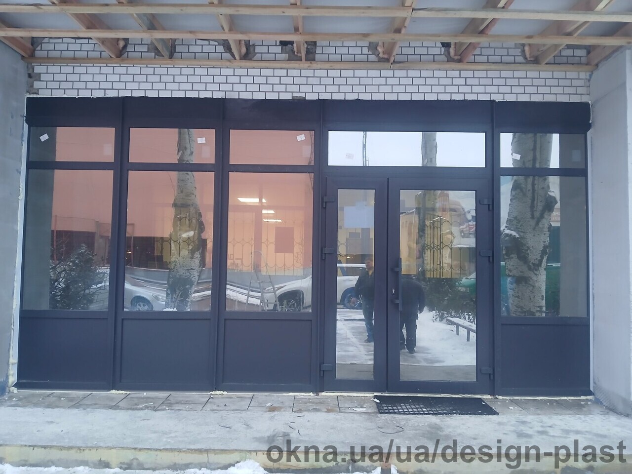 Завершены работи по установке входной группы Антрацит