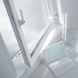 REHAU: дизайнерская ручка бесплатно!