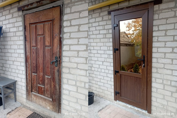 Новий проєкт «Городок»: вхідні металопластикові двері для приватної садиби