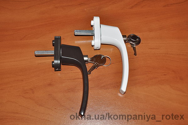 Расширение ассортимента FAM - оконные ручки с ключём.