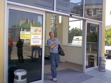 Новый тип приводов Тормакс для автоматических дверей TORMAX іMotion 2301