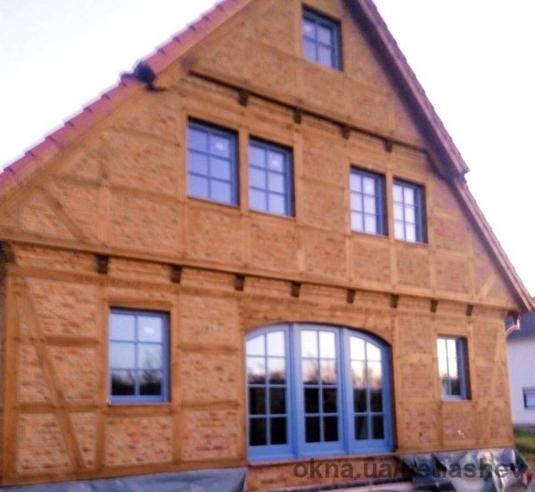 Поставка наших деревянных евроокон в Германию - удачный первый опыт.