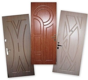 Зимний ценопад на бронедвери