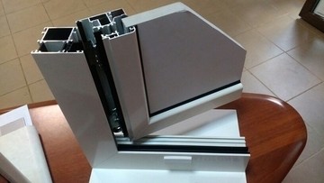 Нова профільна система для дверей