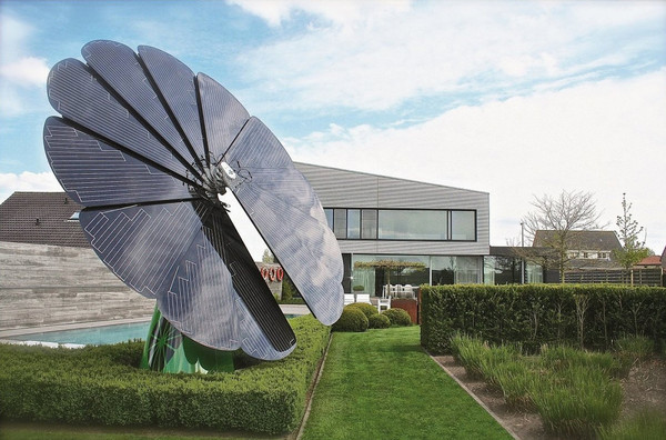 Производитель оборудования для обработки листового стекла представил производственную линию для элементов солнечной станции «Умный цветок»