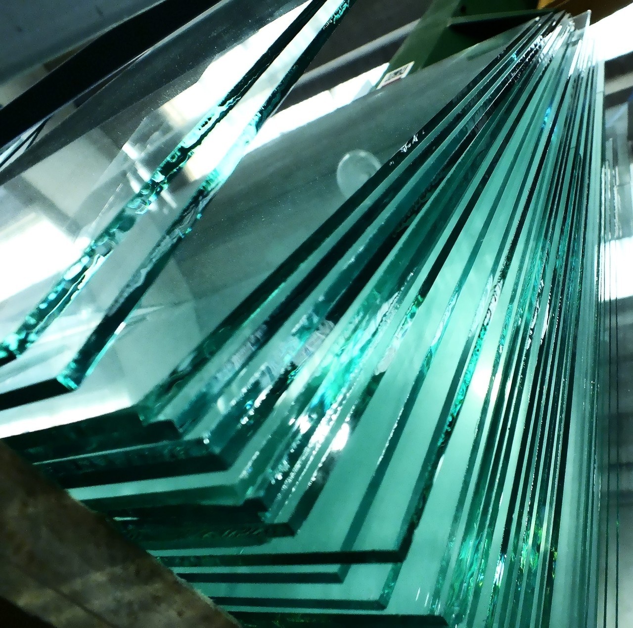 250 тонн листового стекла в день планируется производить на новом заводе в Азербайджане