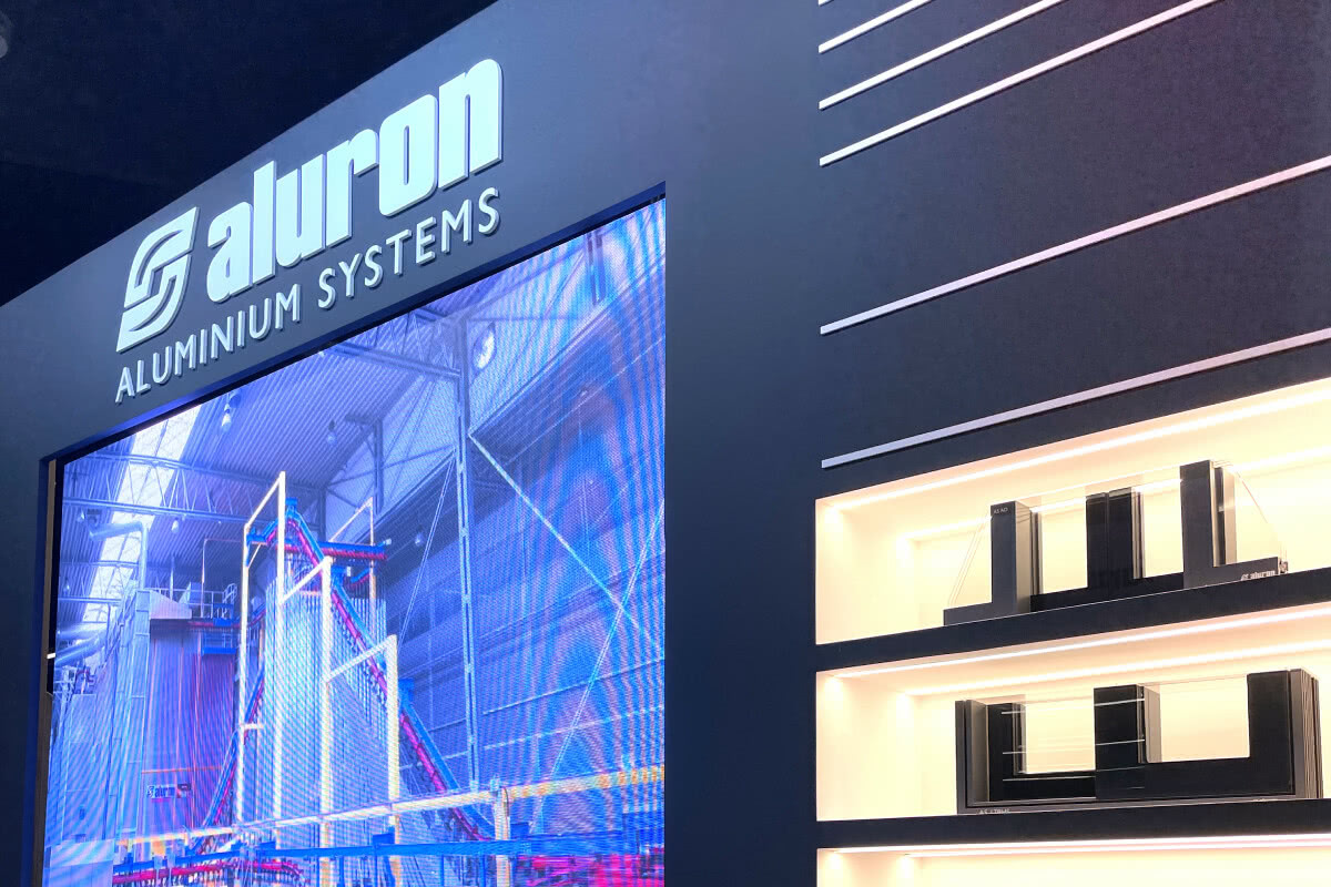 Aluron представив фасад з нульовим енергоспоживанням