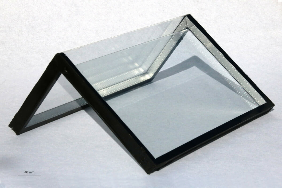 На glasstec скляній галузі представили кутовий склопакет