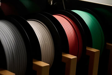 Edtech випустив дистанційну рамку в сміливих кольорах