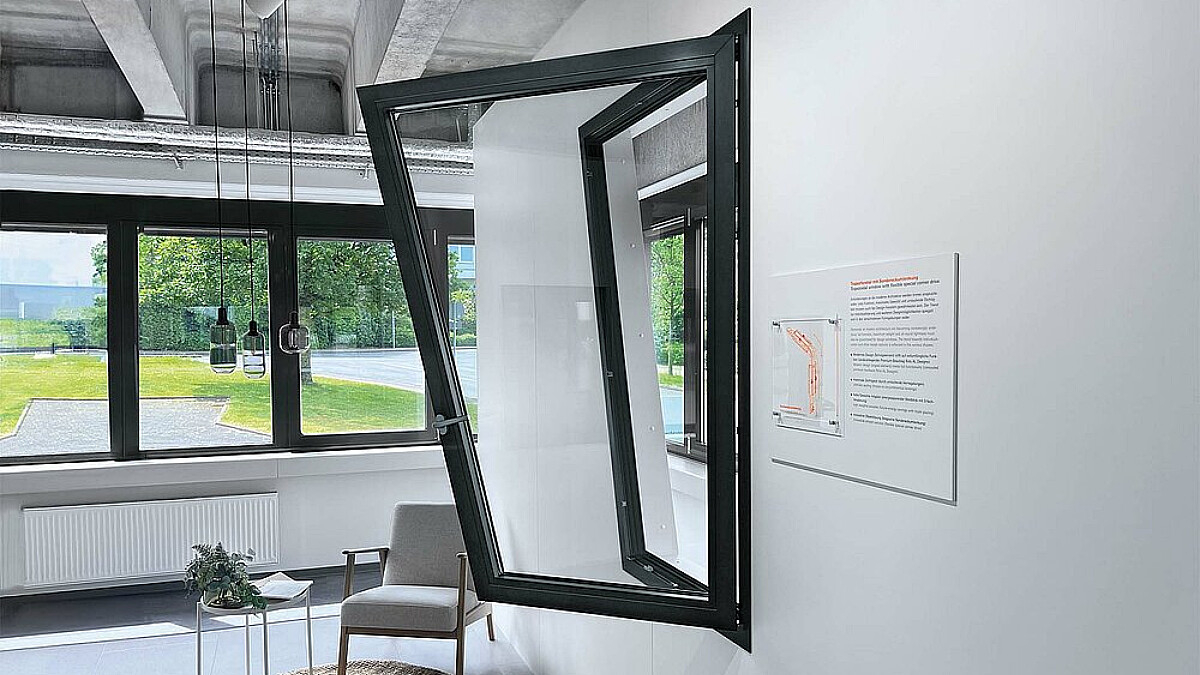 Roto пропонує фурнітуру для нестандартних алюмінієвих вікон