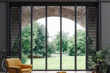 На BAU 2025 Forster представив сталеву фасадну систему з класом зламостійкості RC4