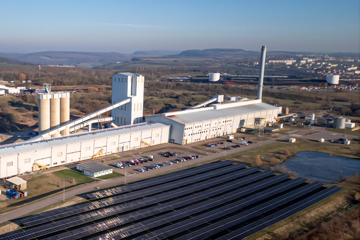 AGC декарбонізує виробництво скла завдяки використанню відпрацьованого тепла та сонячної енергії