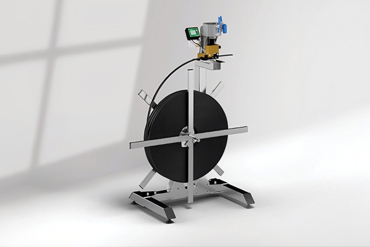 Giesse представив новий штампувальний верстат для підготовки з'єднувальних тяг фурнітури