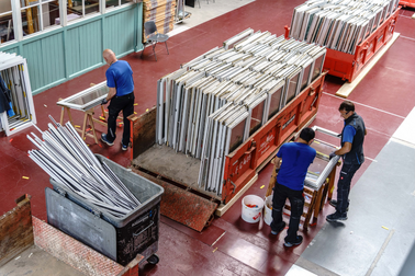 Pilotprojekt zum Recycling alter Fenster in der Schweiz mit Beteiligung von Glas Trösch erfolgreich abgeschlossen