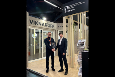 Viknar’off отримала Вибір споживача 2025 від OKNA.ua на FENSTERBAU FRONTALE