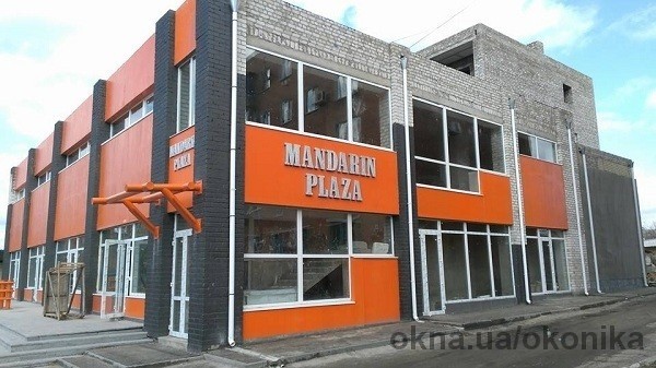 Завершилося скління ТЦ "Mandarin Plaza"