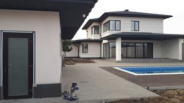 Новые дверные наличники Qunell с ламинацией в тон двери