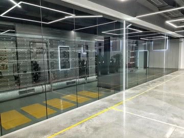 Well Done! Шумоизоляционные стеклянные перегородки DATA центра