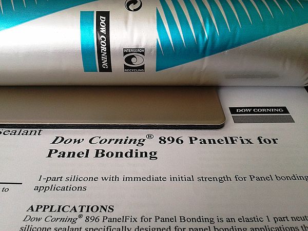 Натуральный камень на фасад? Клеем быстро и надёжно с помощью Dow Corning DC-896.