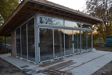 Новые объекты: раздвижки из профиля Balkan