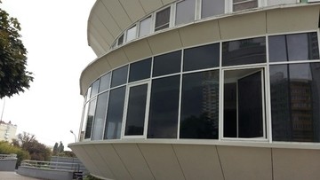 Юкрейн Сі Груп закінчила роботу зі скління житлового будинку