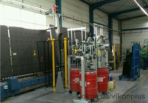 ТМ "ВікноПлюс" запустила в работу инновационное оборудование герметизации стеклопакетов.