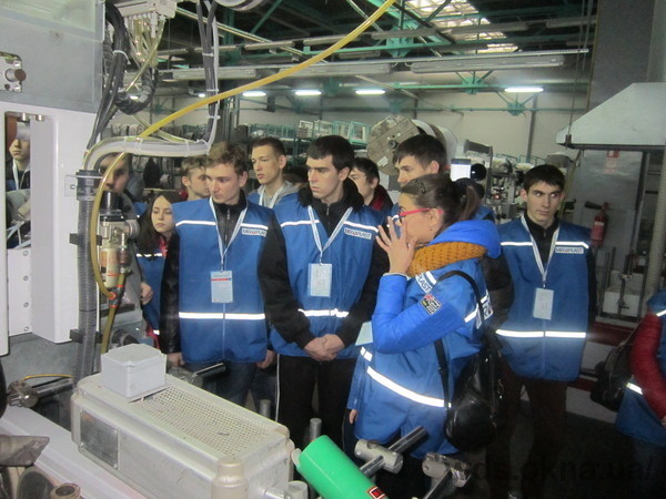 Компанія МІРОПЛАСТ провела виробничу екскурсію для студентів Запорізького будівельного коледжу