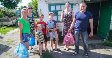 МІРОПЛАСТ забезпечив 177 сімей Магдалинівського району продуктовими наборами