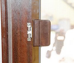 Москітні сітки на пластикові двері