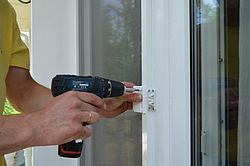 Москітна сітка на двері