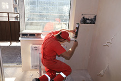 Установка підвіконь