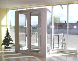 двері алюмінієві