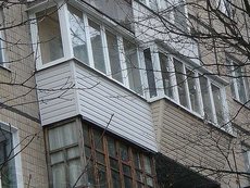 Остекление балконов с полной или частичной обшивкой