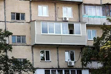 Внешняя отделка балкона сайдингом