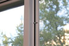 Оконная москитная сетка Киев