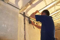 Штробление стен под коммуникации