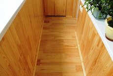 Обшивка балкона деревянной вагонкой в Киеве