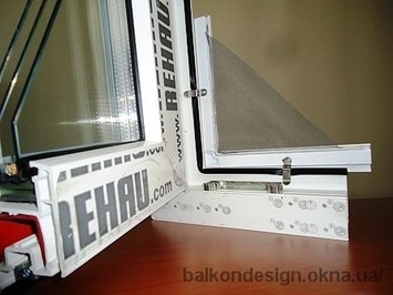 Скління балкона Rehau