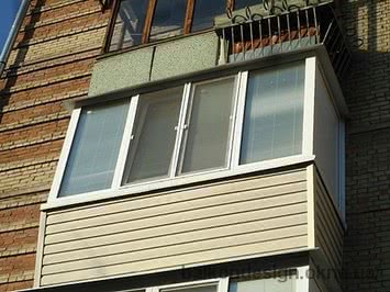 Обшивка балкона сайдингом на Дарнице