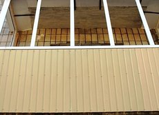 Отделка балкона пластиковой вагонкой снаружи