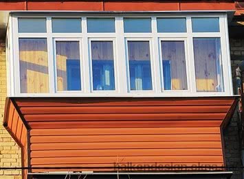 Отделка балкона снаружи сайдингом