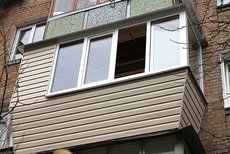 Отделка балкона сайдингом снаружи